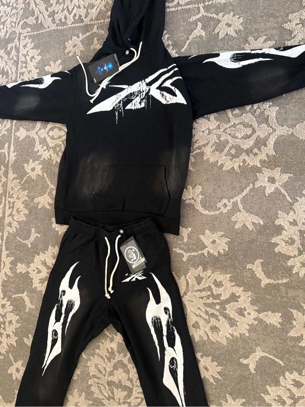 Hellstart tracksuits - Picture 3 of 6